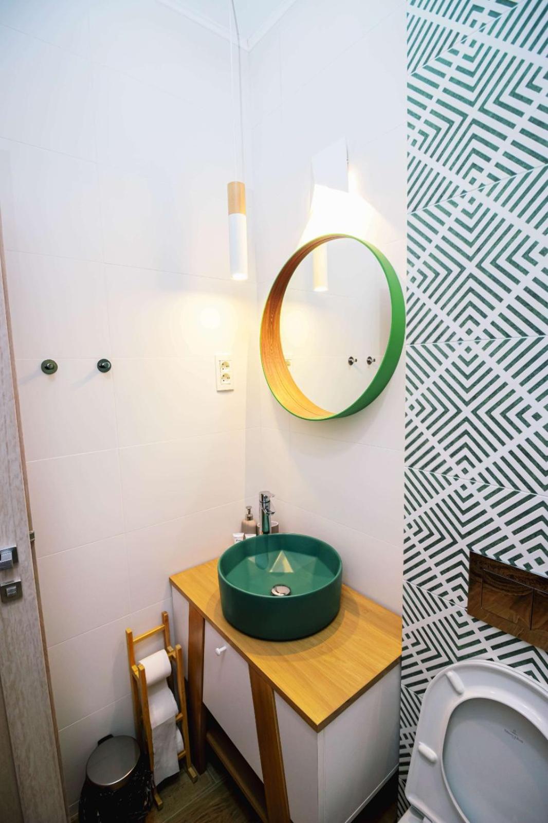 Conacul Olarilor Bed and Breakfast Baia de Fier Buitenkant foto